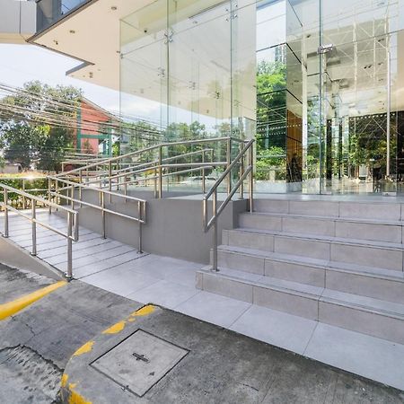 Free Netflix Condo Near It Park With 32-Inch Samsung Hdtv Cebu Dış mekan fotoğraf