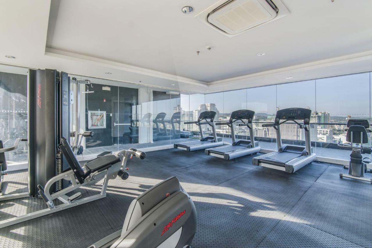 Free Netflix Condo Near It Park With 32-Inch Samsung Hdtv Cebu Dış mekan fotoğraf